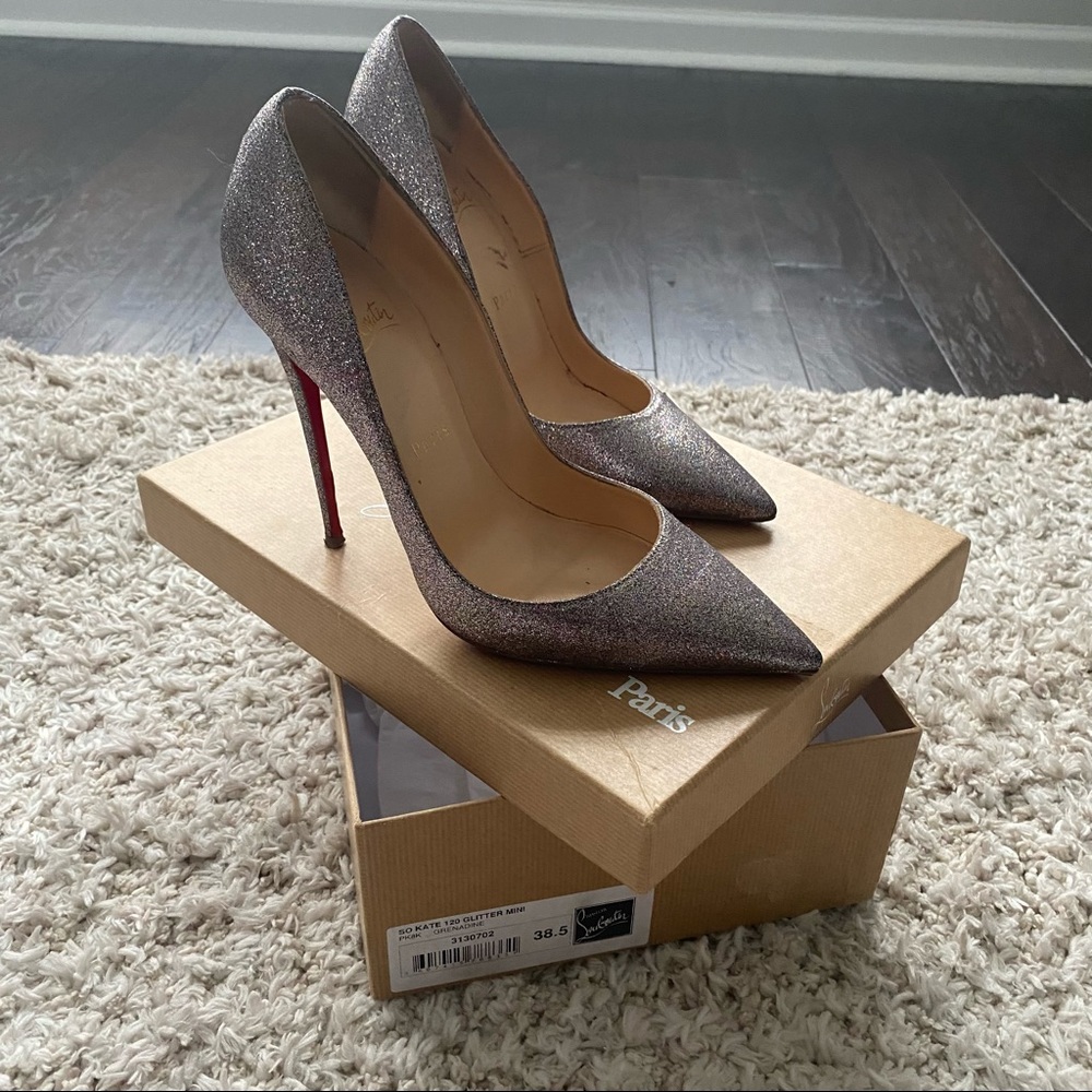 Christian Louboutin So Kate 38.5
